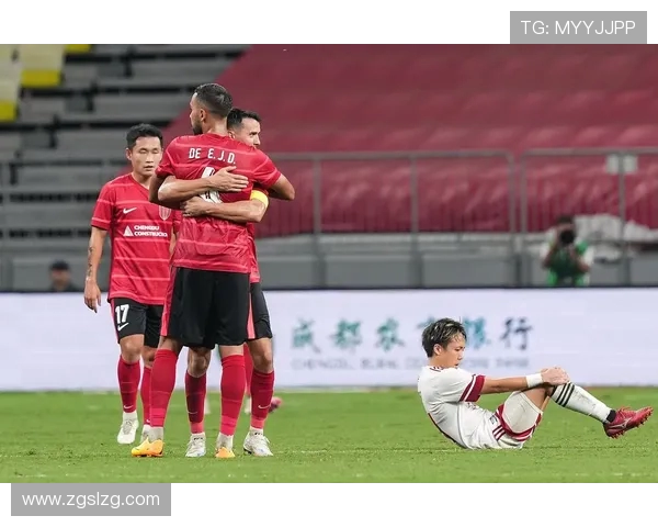 成都足球队进攻体系解析：战术创新与团队协作的完美结合