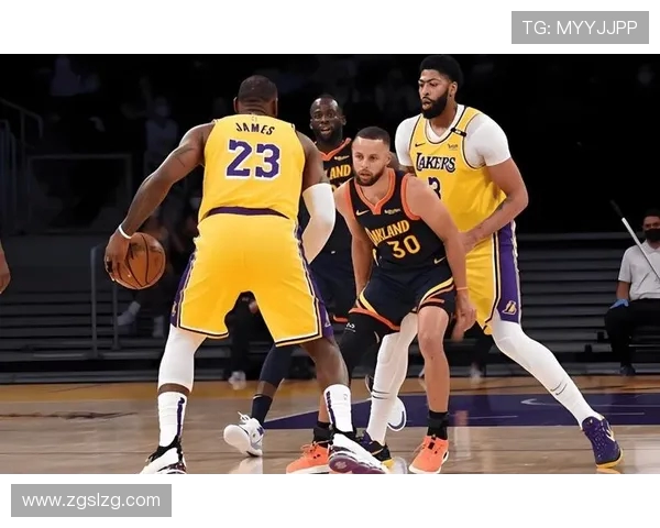 勇士与湖人季前赛精彩对决回顾及赛后分析