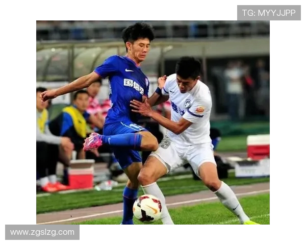 马丁内斯的传奇旅程与足球生涯背后的不为人知的故事